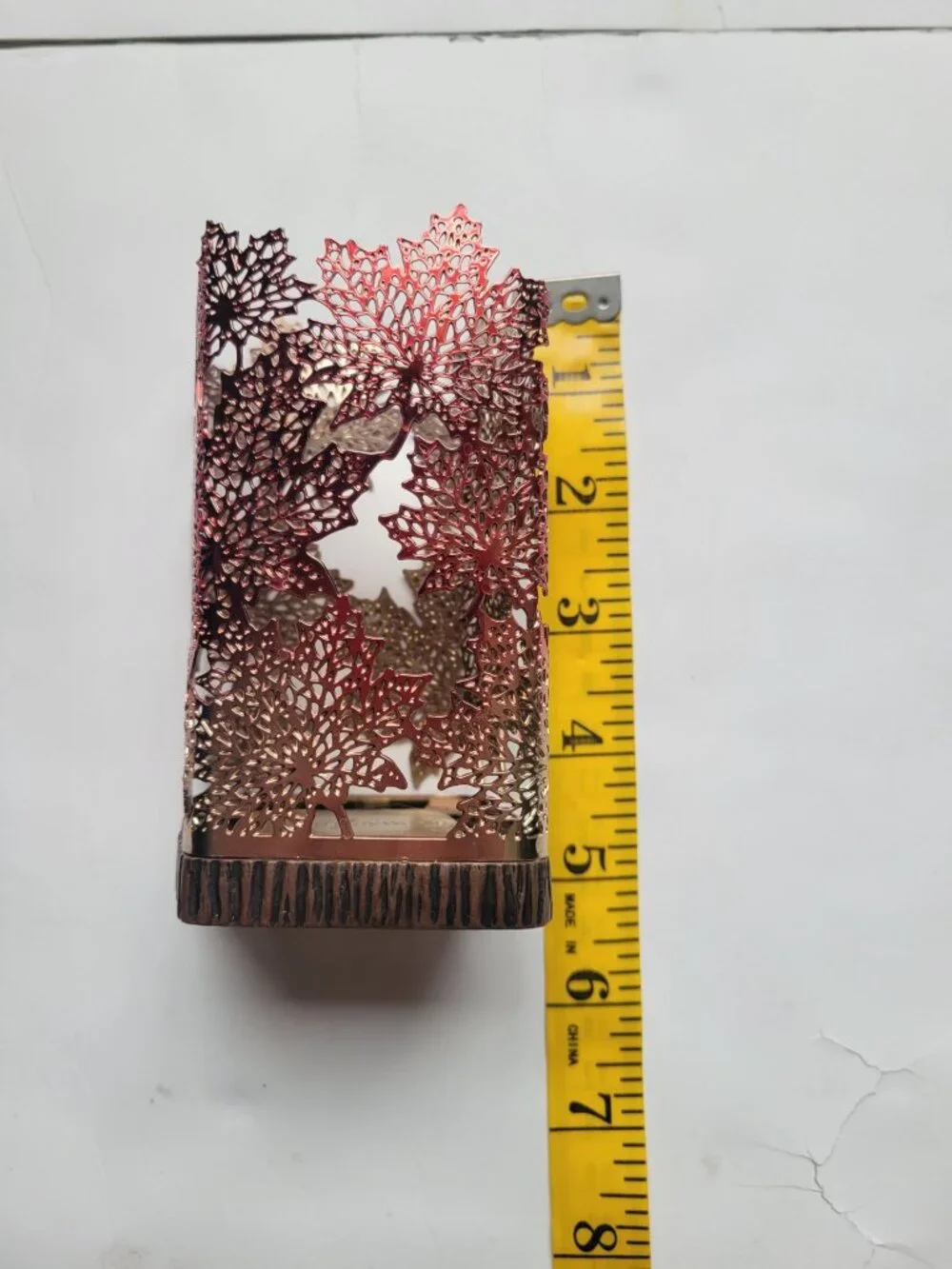 Bath & Body Works soap holder an intricate, ombre metal sleeve design of maple